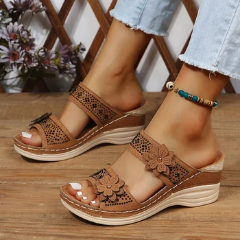 2023 Летни дамски чехли плюс размер дамски обувки ретро римски сандали жени Pu случайни цвете клин сандали платформа чехли