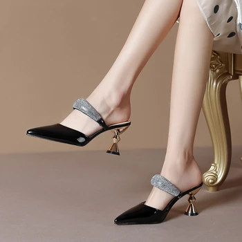 2023 Нови разкошни заострени чехли с висок ток Модни дамски обувки Диамантено декорирани чехли на високи токчета Жени