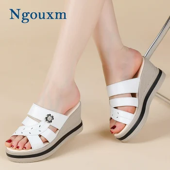 Ngouxm Дамски платформени клин чехли 2023 Лято Нови отворени пръсти Увеличени неплъзгащи се пързалки за дами Външни женски причинно-следствени обувки
