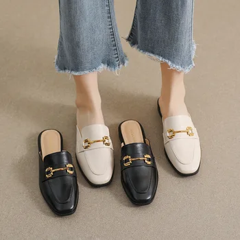Baotou Half Slippers Дамски летни връхни дрехи 2023 Модни обувки Muller за жени Метален дизайн Британски стил Чехли с плоско дъно
