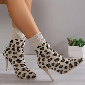 Дамски ботуши 2023 Летни есенни дамски обувки Мода Slip-On чорапи Ботуши плетене Женски ботуши Леопард печат парти висок ток