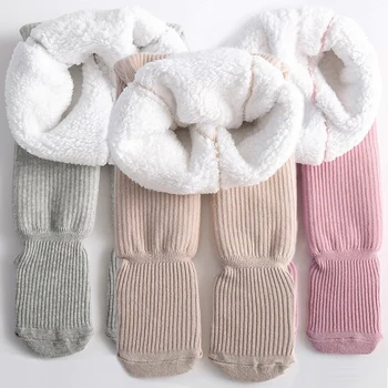 Малко дете бебе топли чорапогащи зимата сгъсти трикотажни чорапогащник плюс кадифе руно облицовани гамаши деца чорапи плътен цвят стегнат