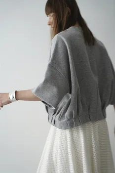 Японски блогъри нагънат триизмерен кръг врата хлабав и тънък случайни Жокер дамски пуловер 23 нови