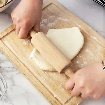Точилка Класическа дървесина за печене се нуждае от професионален валяк за тесто, използван от пекари и готвачи за тесто за тестени изделия