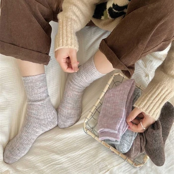 Дамски зимни есенни топли изкуствени вълнени оребрени плетени чорапи корейски японски плътен цвят сгъстяване средна тръба телешки чорапи