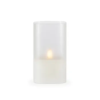 Gerson 4-in L x 4-in W x 7-in H Ръчно излята восъчна свещ в матирано стъкло с изключителен блясък Illumaflame™