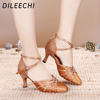 DILEECHI Tan Сатенени кристали Латино Модерни танцови обувки жени Есенни и зимни обувки за бални танци 7.5cm затворени обувки