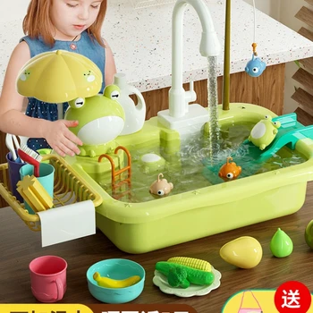 Детска съдомиялна машина, играчка, мивка, ръчен басейн, електрически кран, циркулираща кухня, бебе на 2 години, 3 момичета, които играят с вода.